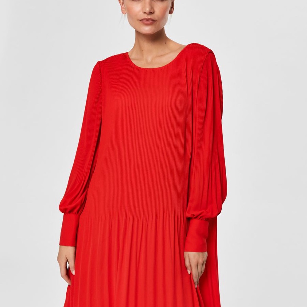 Elegant Red Pleaded Dress  "Selected Femme"